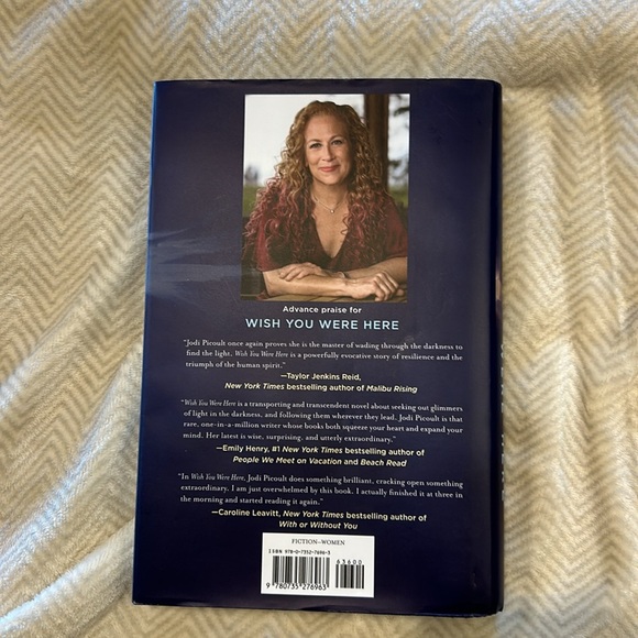 Hard cover , in excellent condition - Picture 2 of 2